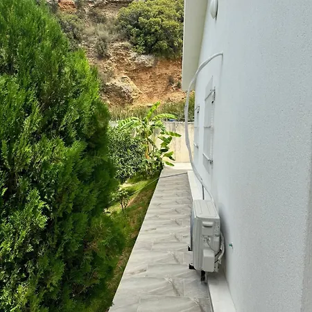 3 Bedrooms With Sea View Holiday home *